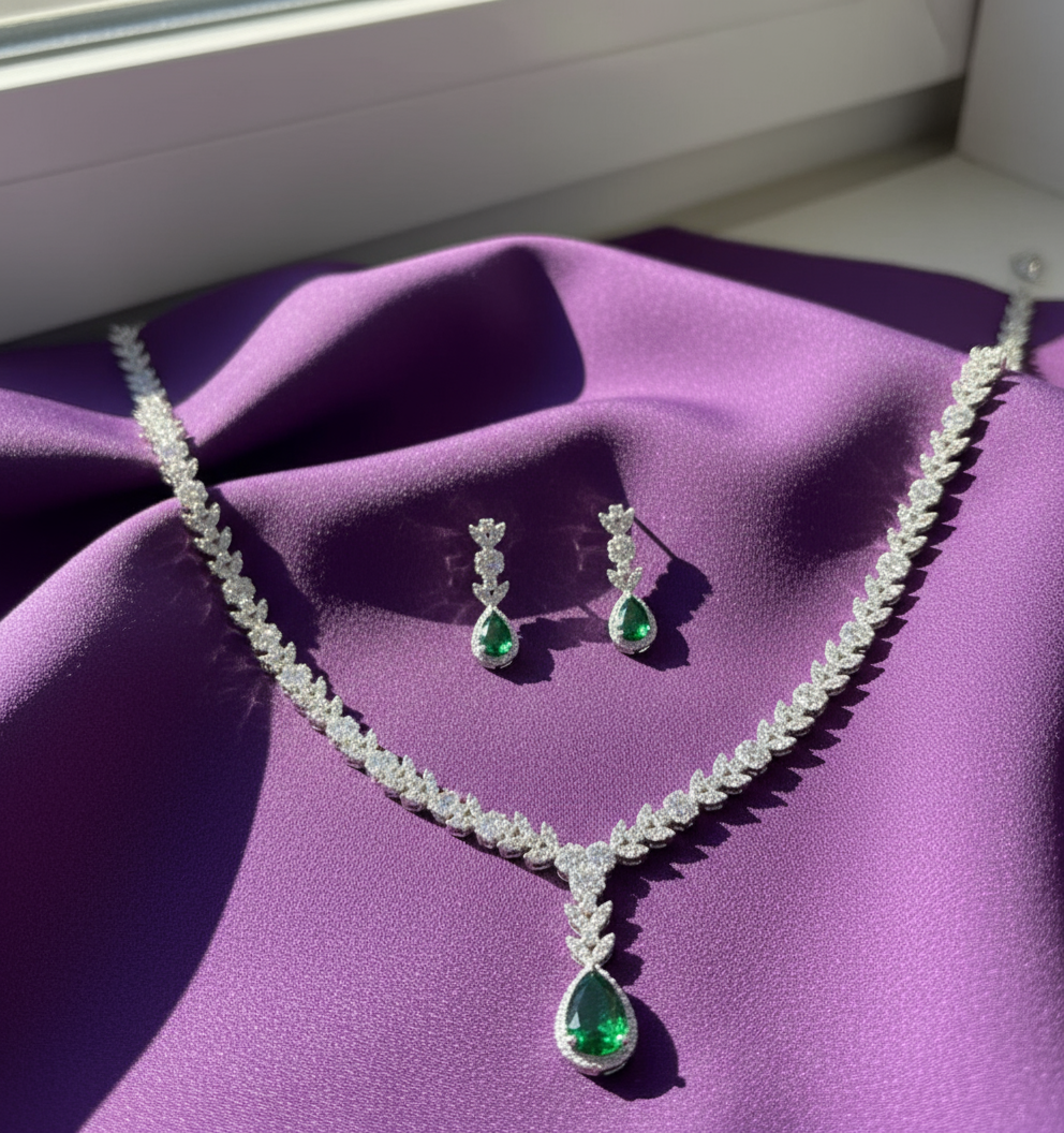 Emerald Radiance Leaf Necklace & Earrings Set