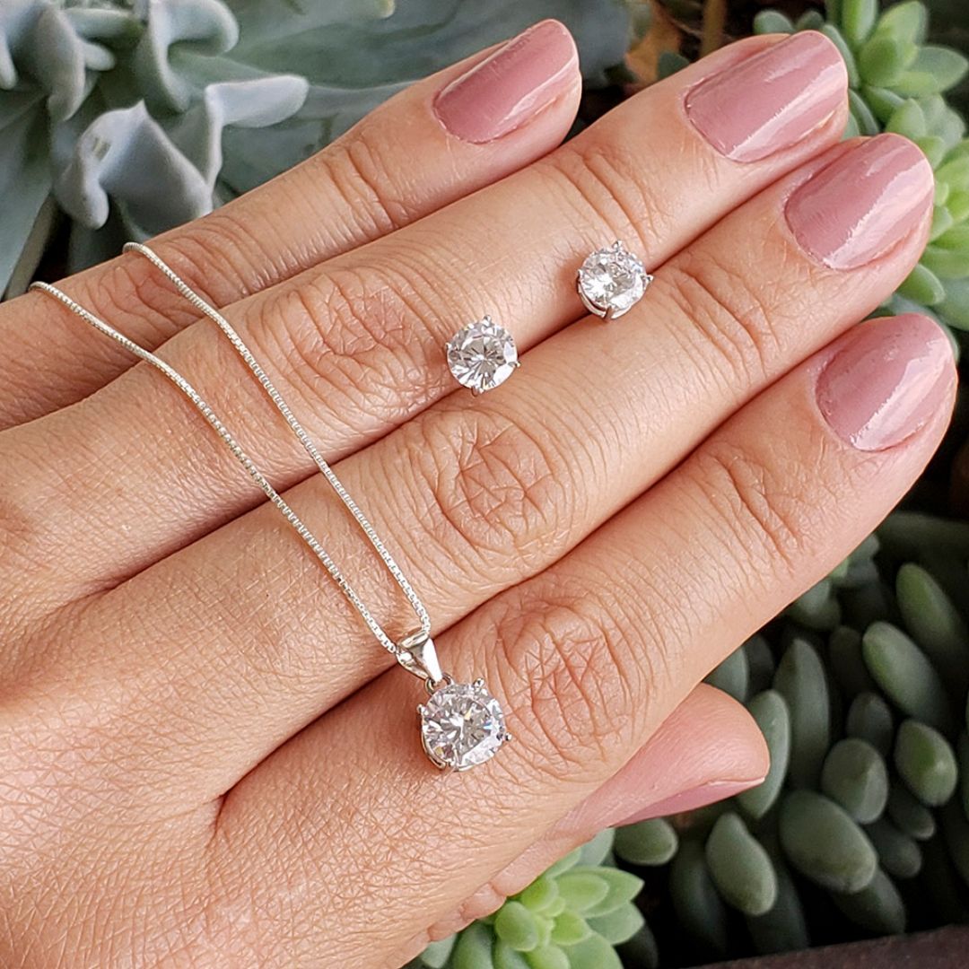 Round Solitaire Pendant & Earrings Set