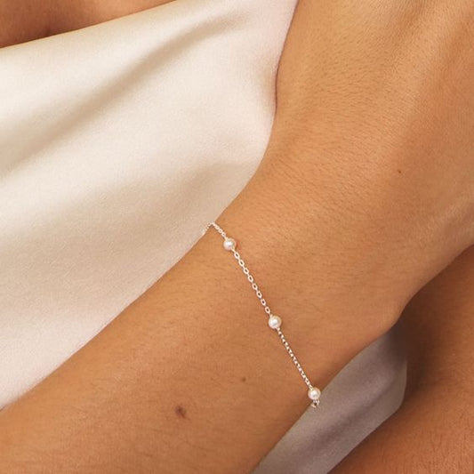 Single Line Pearl Bracelet